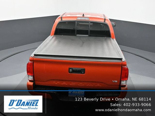Used 2016 Toyota Tacoma TRD Off-Road AWD/4WD image 17