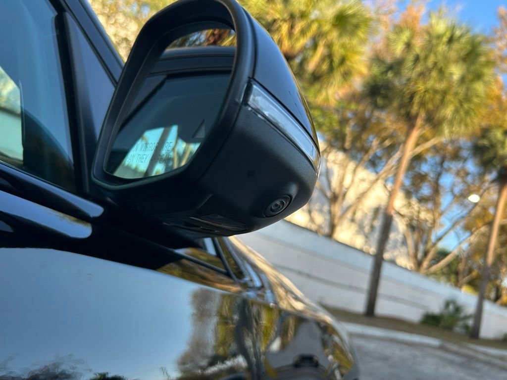 Used 2025 Mercedes-Benz C 300 4MATIC Sedan image 35