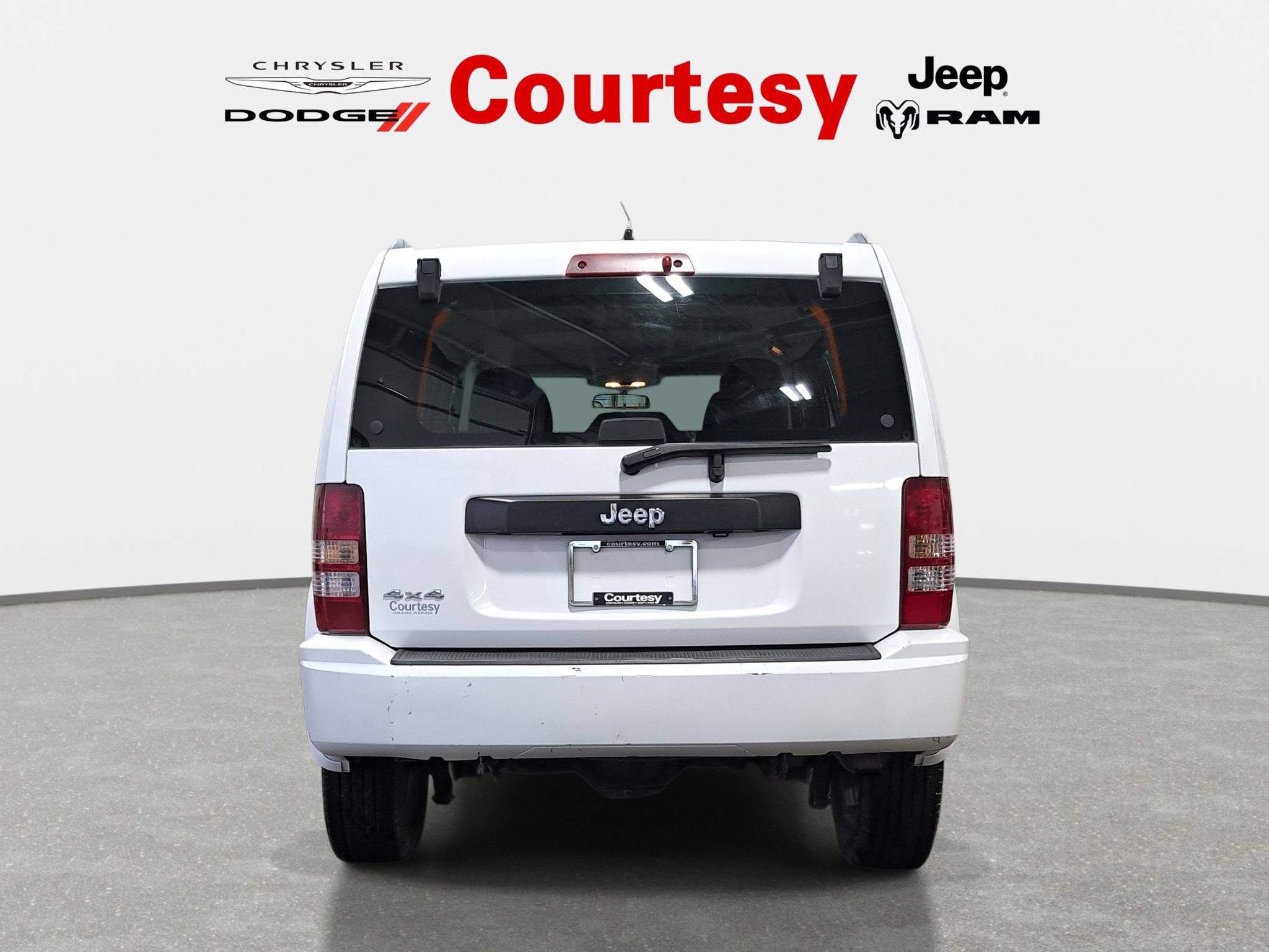 Used 2011 Jeep Liberty Sport AWD/4WD image 4