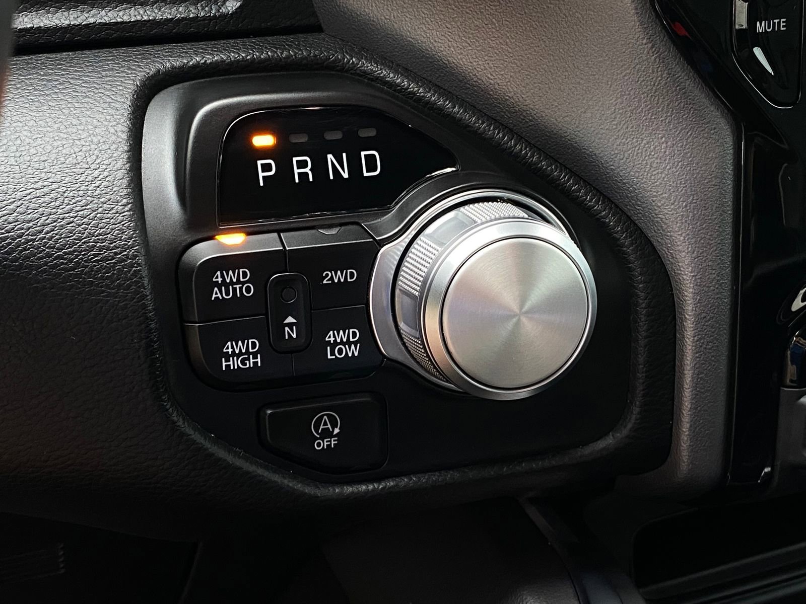 Used 2024 RAM 1500 Laramie AWD/4WD image 18