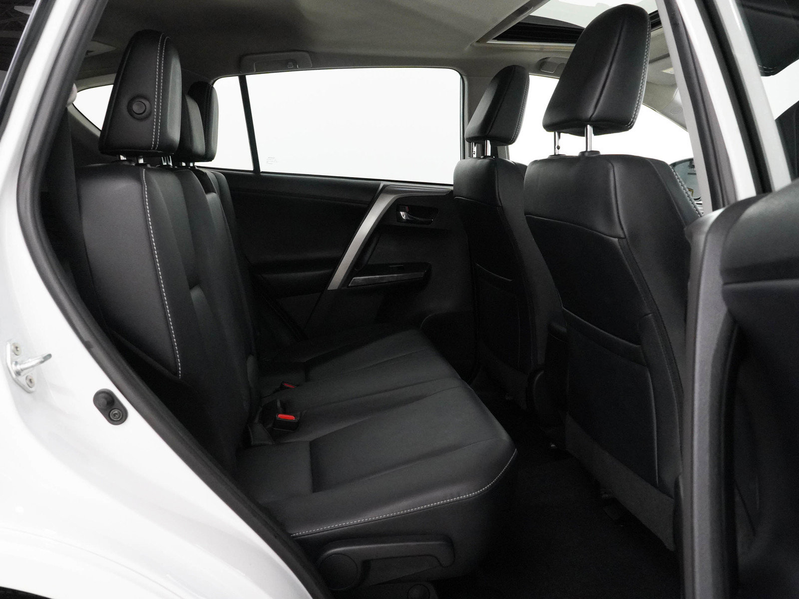 Used 2018 Toyota RAV4 Platinum AWD/4WD image 13
