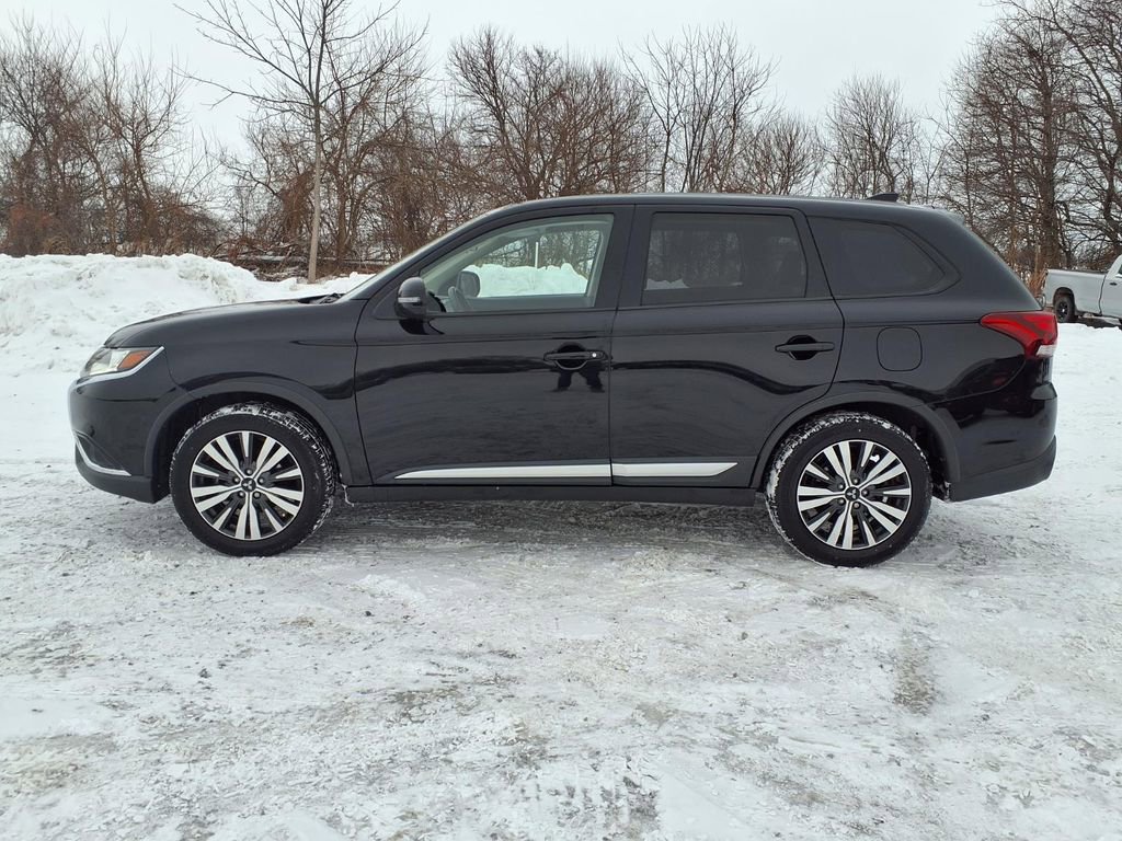 Used 2019 Mitsubishi Outlander FWD image 32