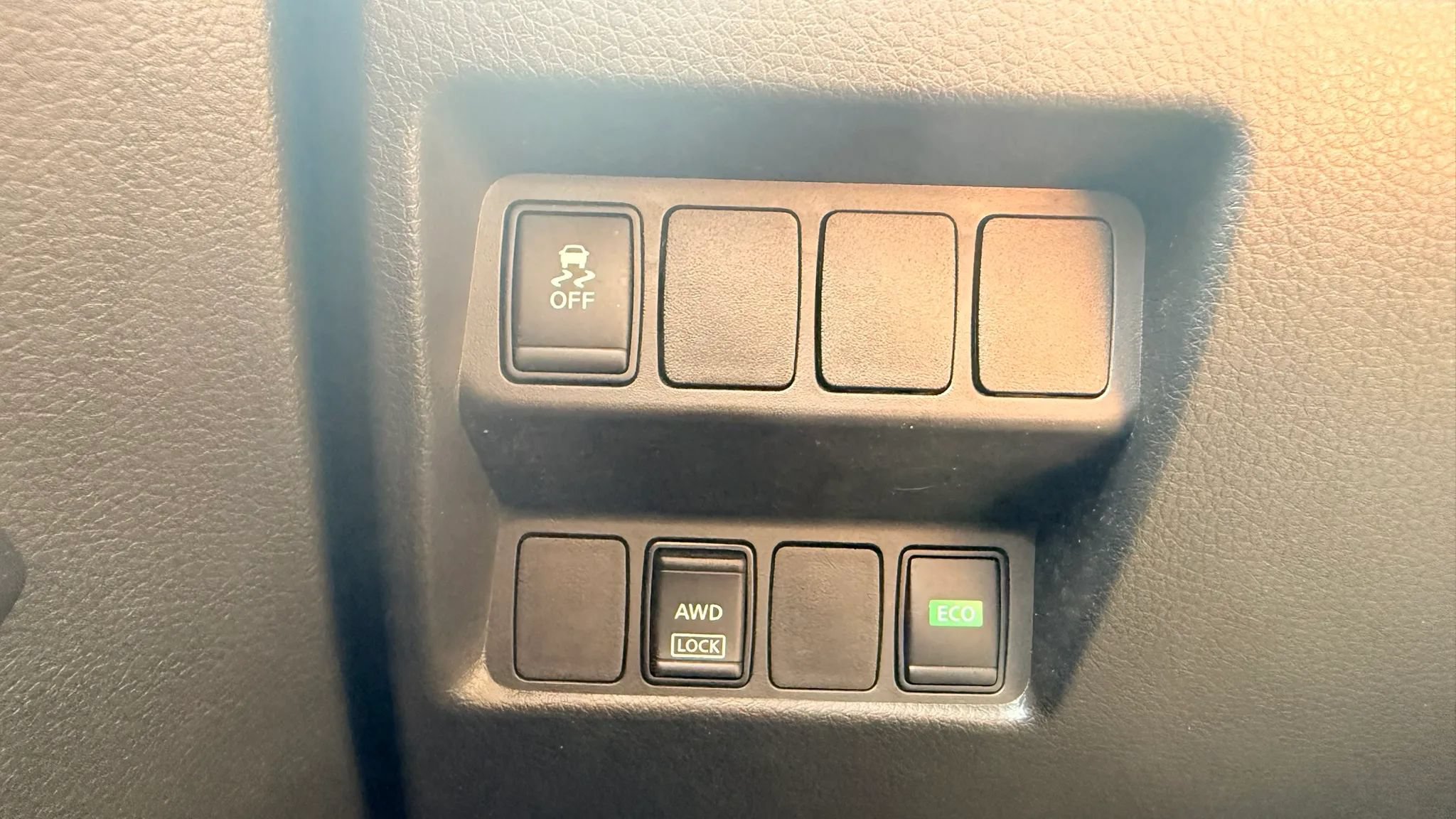 Used 2018 Nissan Rogue Sport S AWD/4WD image 24