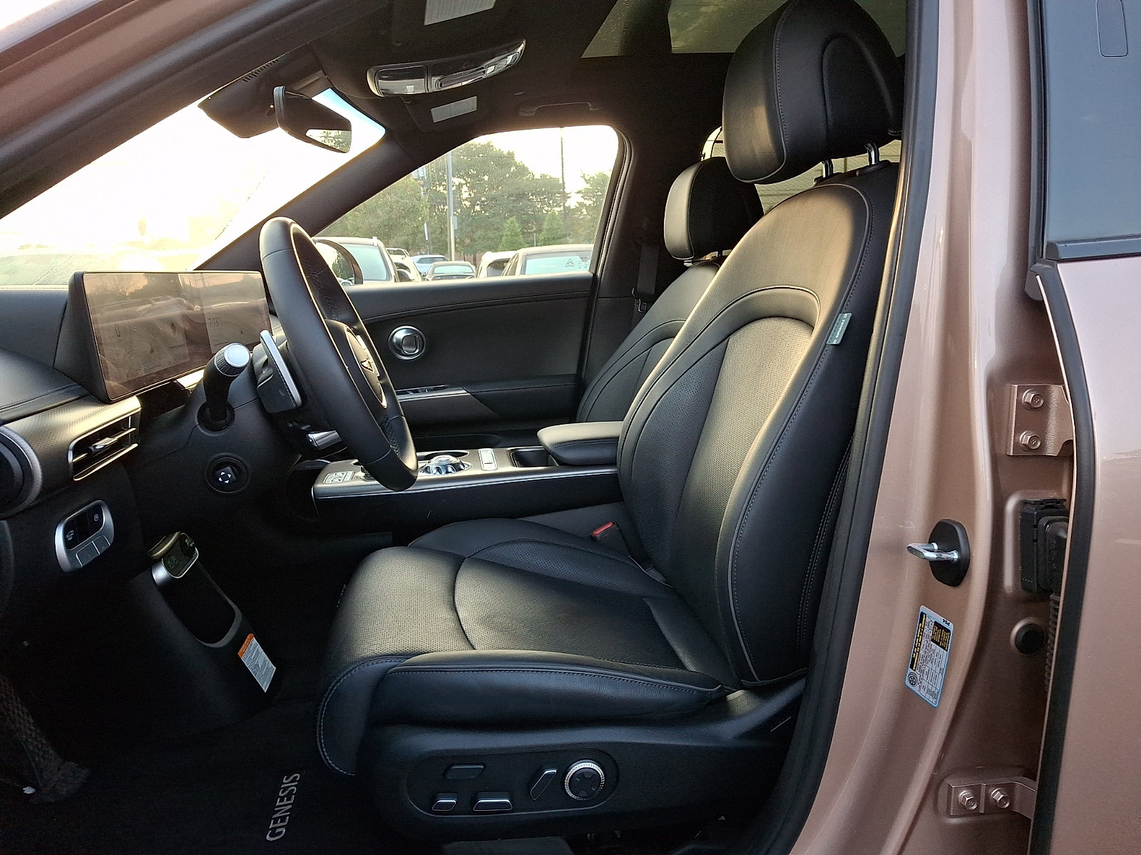Certified 2023 Genesis GV60 Advanced AWD/4WD image 14