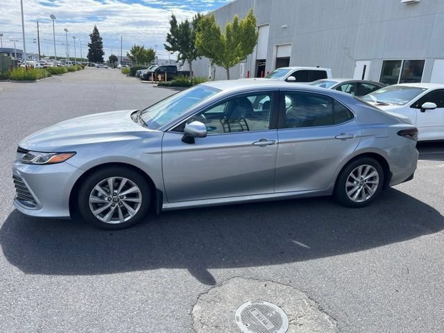 Used 2022 Toyota Camry LE w/ Carpet Mat Package (TMS) FWD image 8