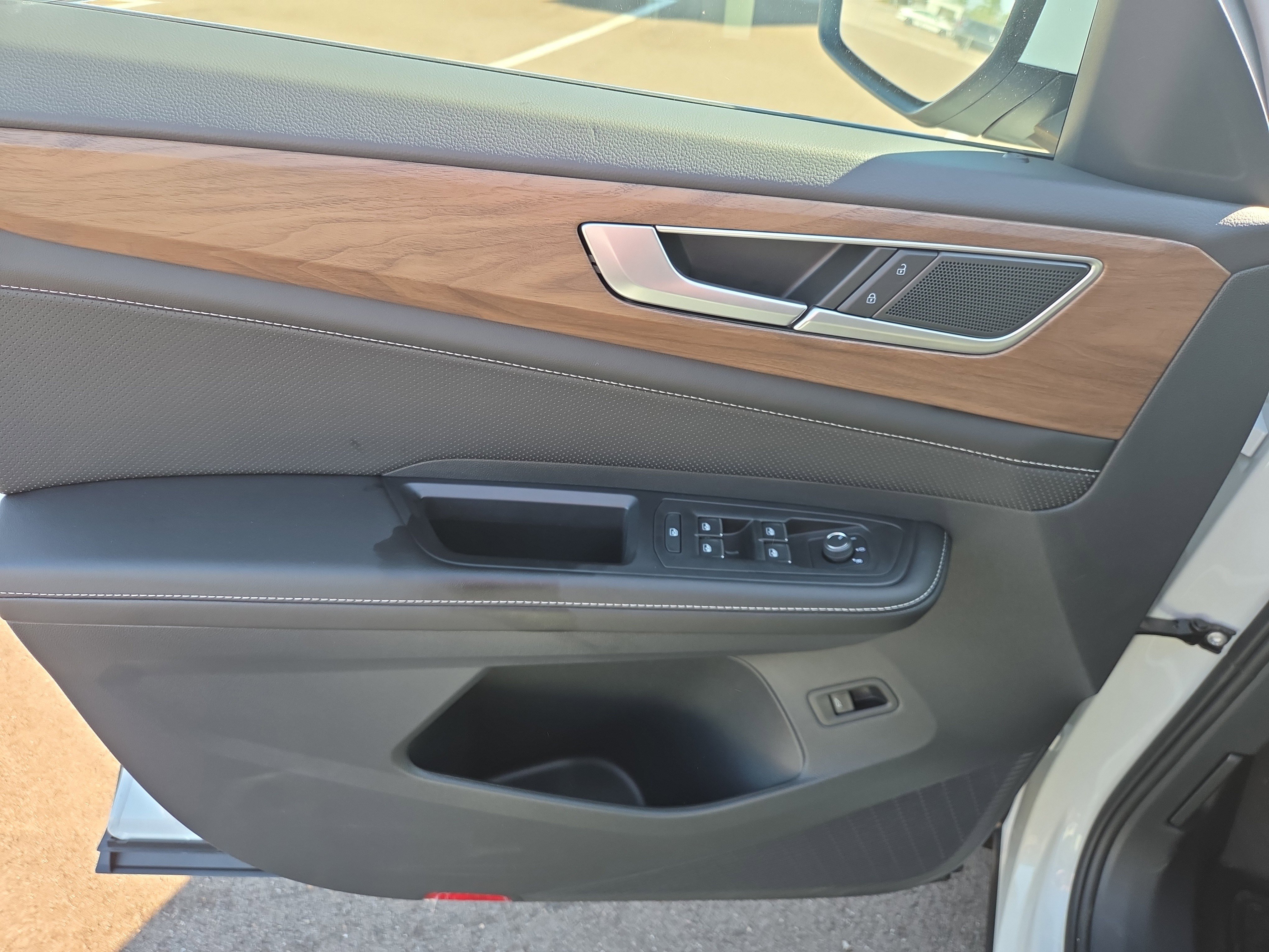 New 2026 Volkswagen Atlas SE image 5