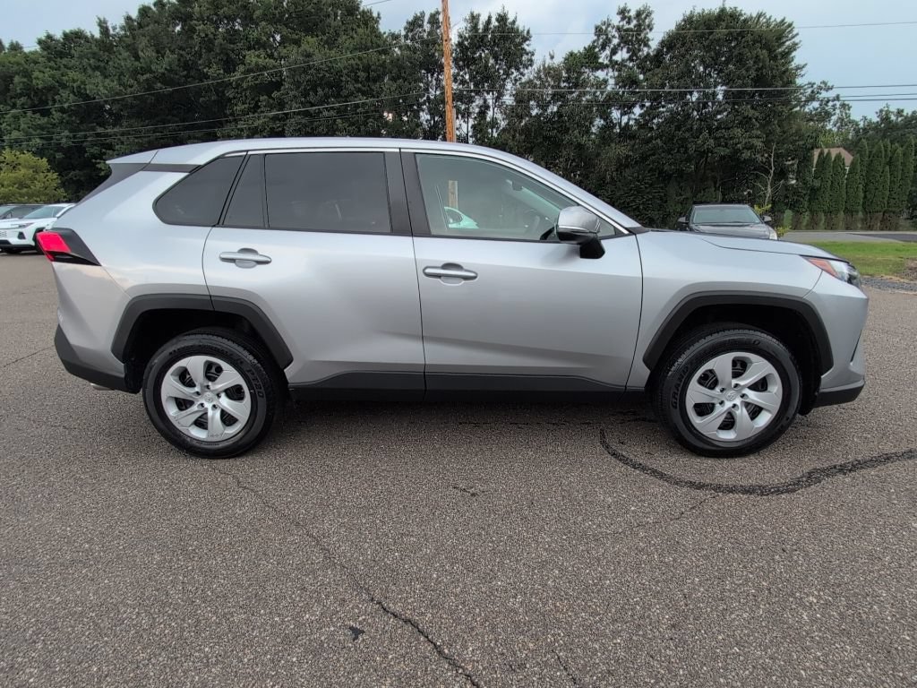 Used 2024 Toyota RAV4 LE AWD/4WD image 8