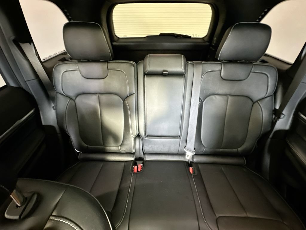 Used 2026 Jeep Grand Cherokee Limited AWD/4WD image 13