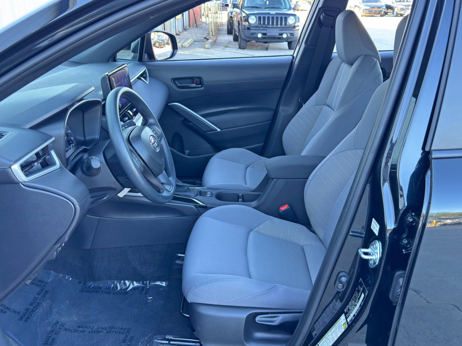 Used 2025 Toyota Corolla Cross AWD Hybrid image 13