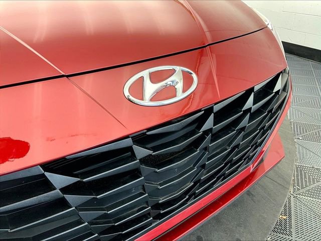 Used 2023 Hyundai Elantra SEL image 29