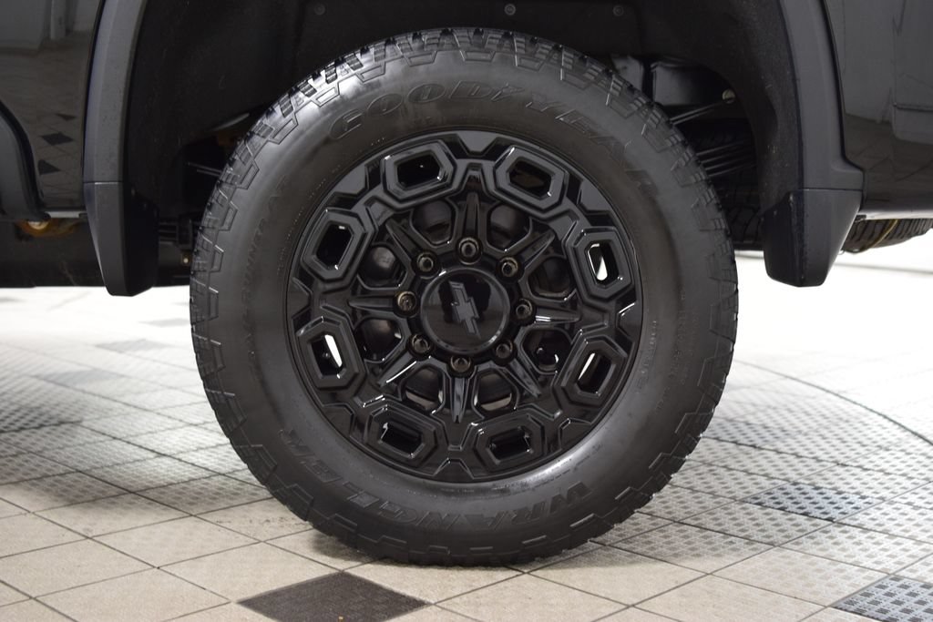 Used 2024 Chevrolet Silverado 3500 High Country w/ Technology Package AWD/4WD image 30