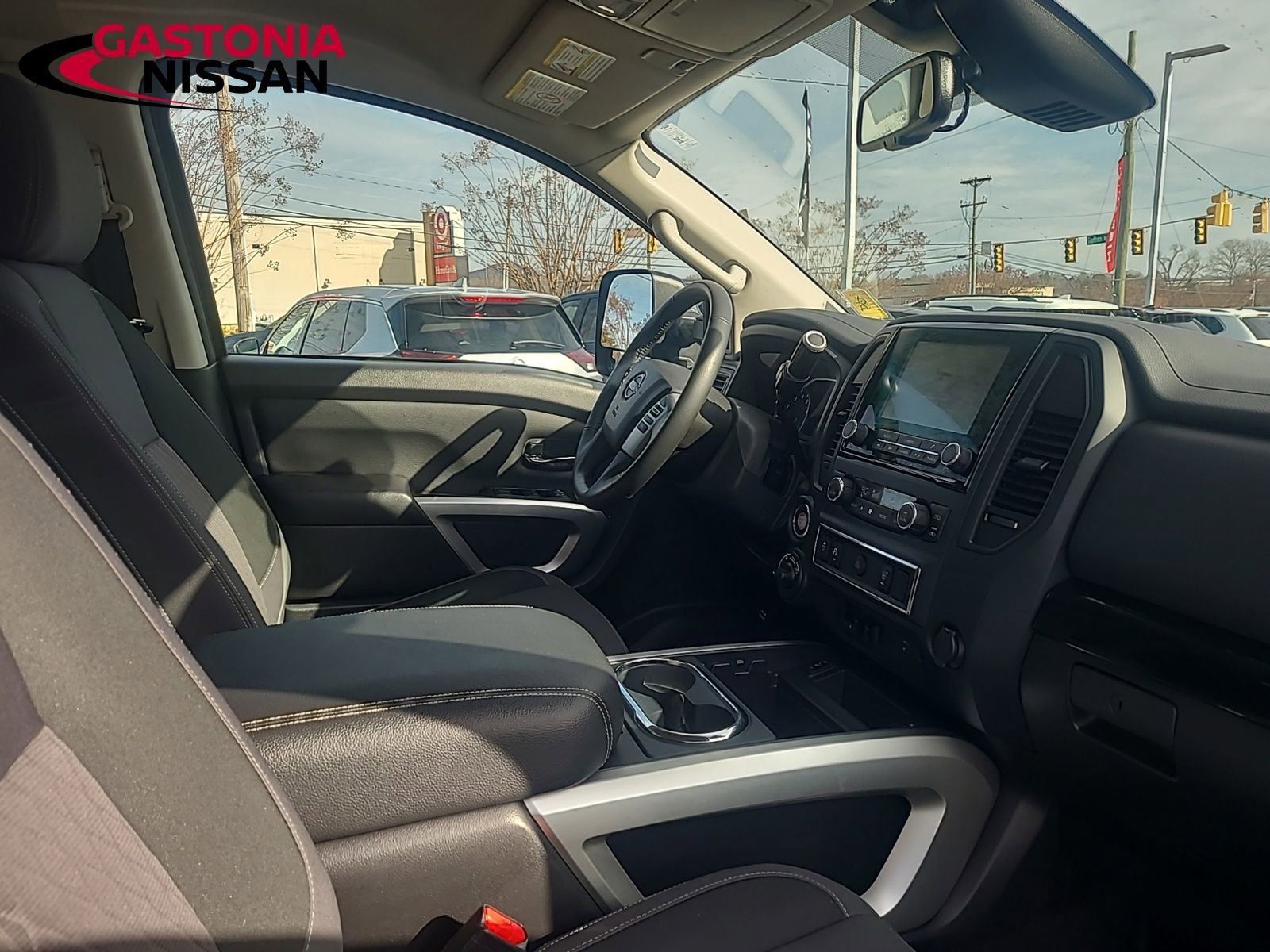 Used 2024 Nissan Titan SV w/ SV Convenience Package image 29