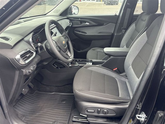 Certified 2023 Chevrolet TrailBlazer LT w/ Convenience Package FWD image 18