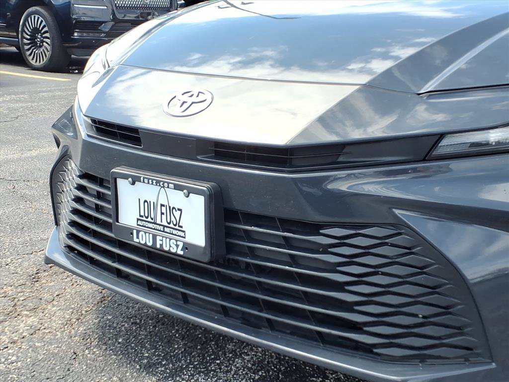 Used 2025 Toyota Camry LE image 36