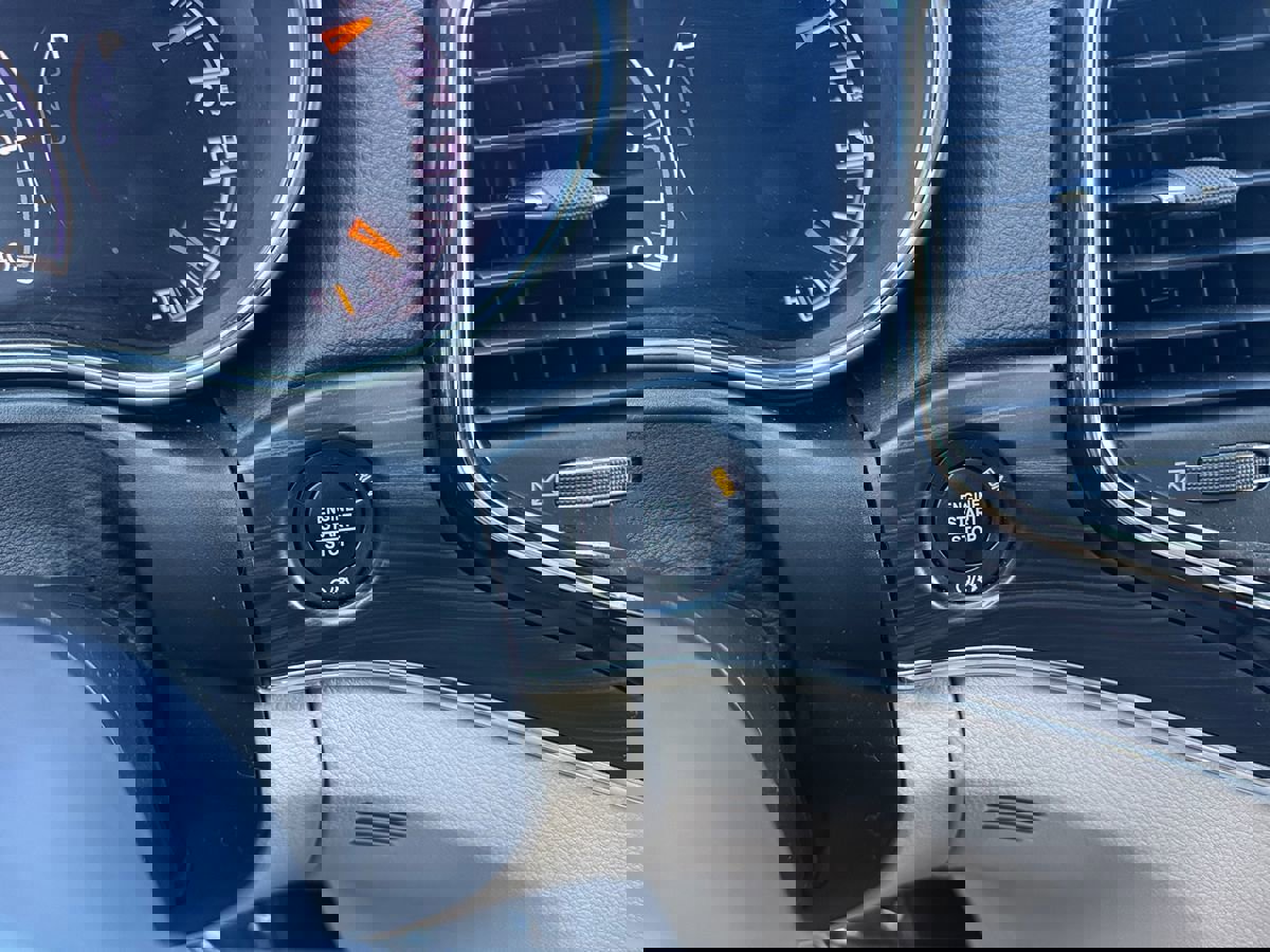 Used 2022 Jeep Grand Cherokee Limited image 10