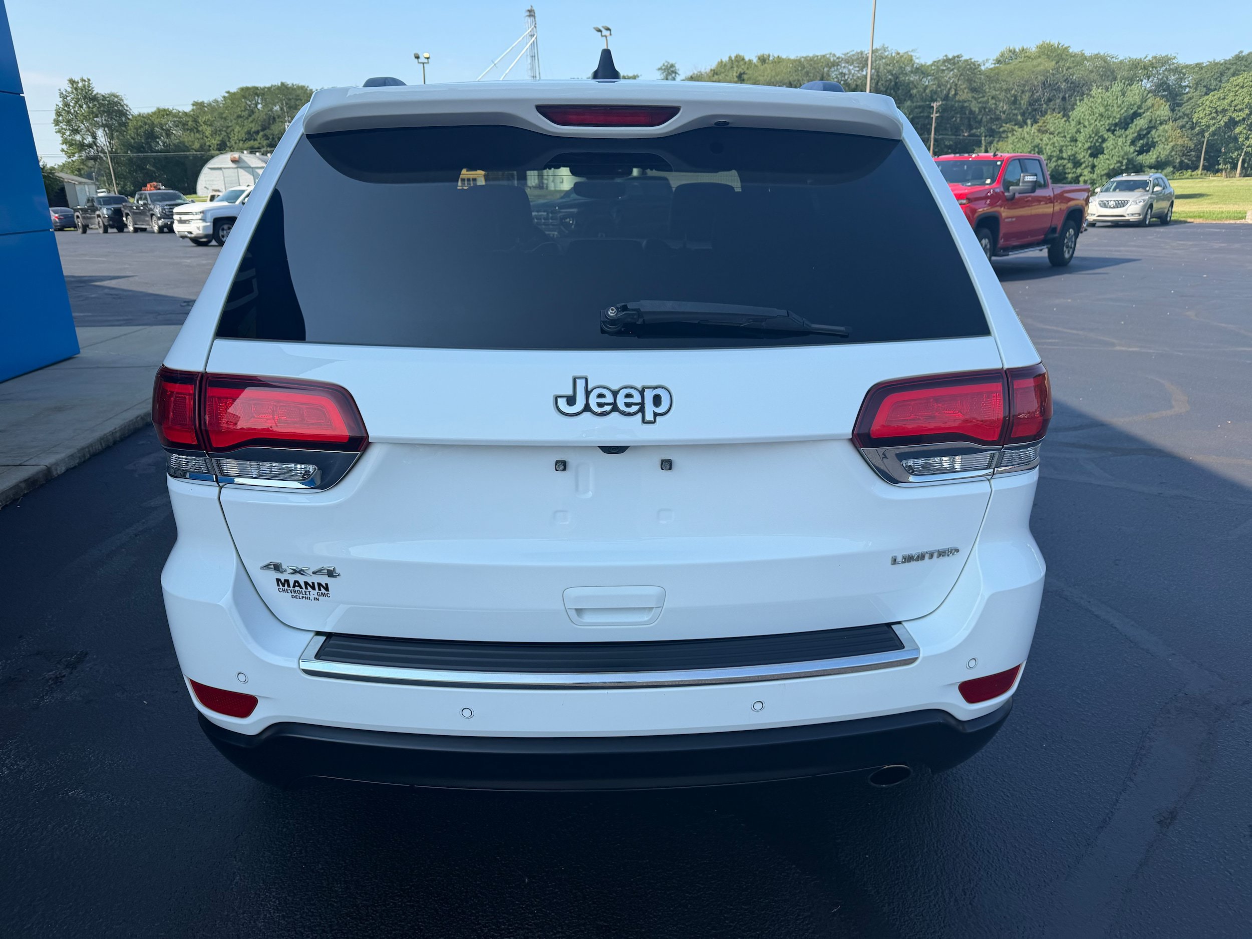 Used 2022 Jeep Grand Cherokee Limited AWD/4WD image 9
