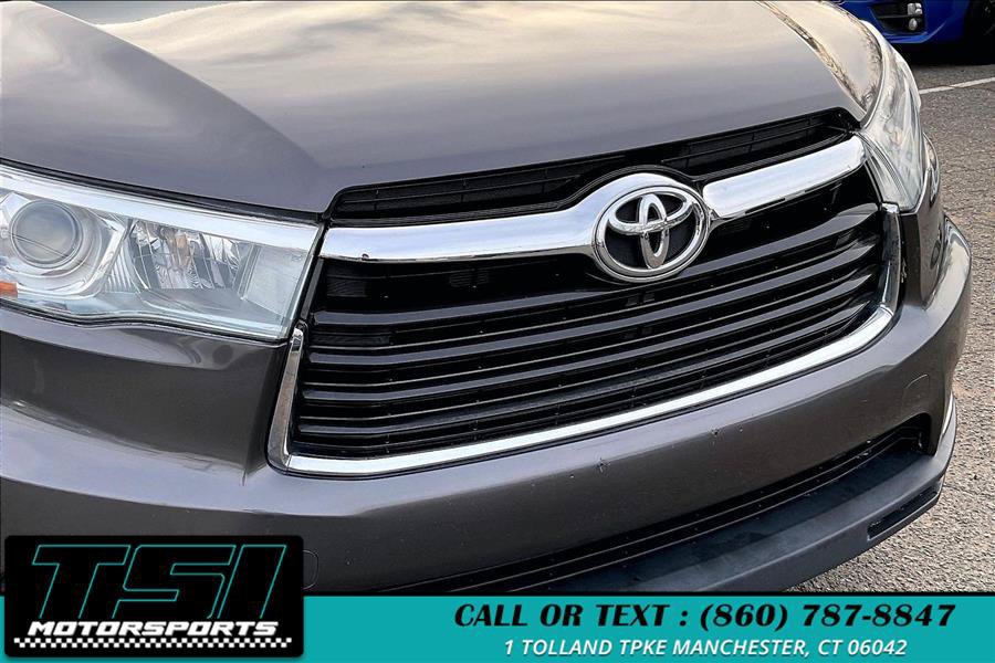 Used 2016 Toyota Highlander LE AWD/4WD image 28