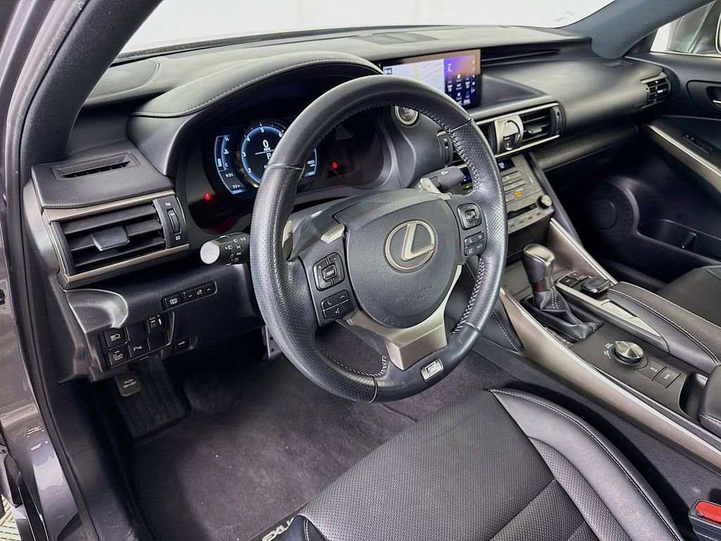 Used 2019 Lexus IS 300 F Sport w/ F Sport Package RWD image 9