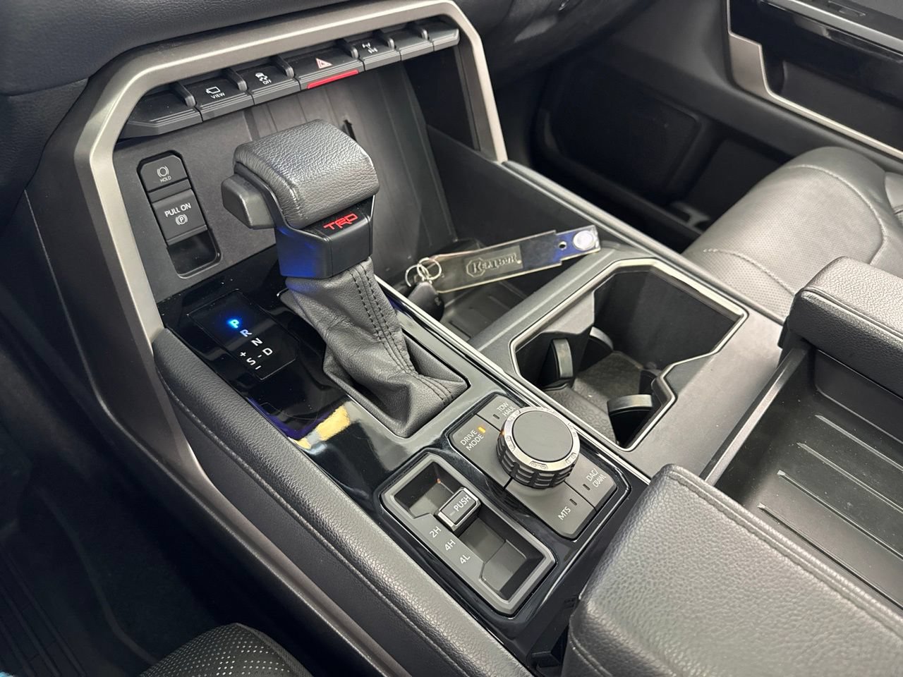 Used 2022 Toyota Tundra Limited w/ TRD Off-Road Package AWD/4WD image 32