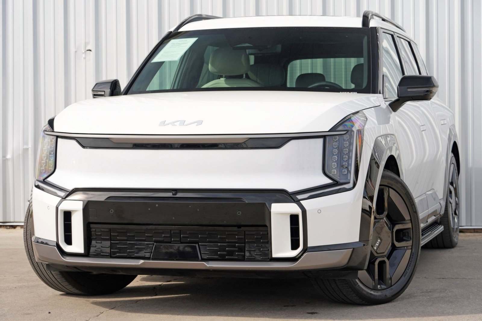 Used 2024 Kia EV9 GT-Line image 3