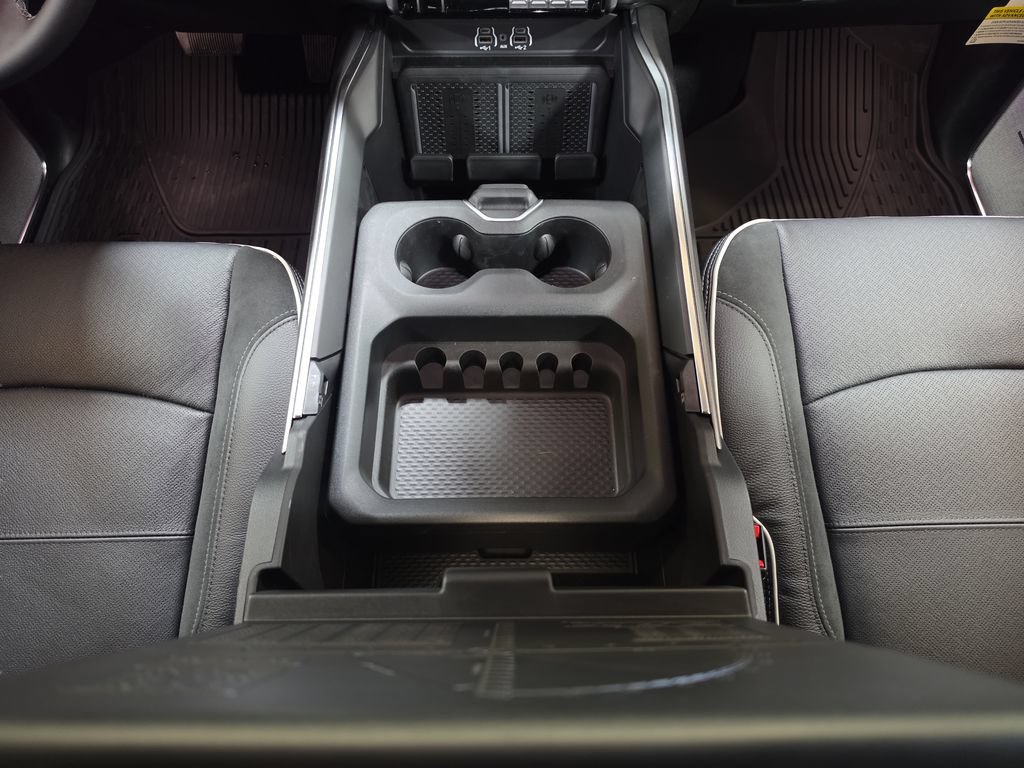 New 2026 RAM 2500 Laramie AWD/4WD image 12