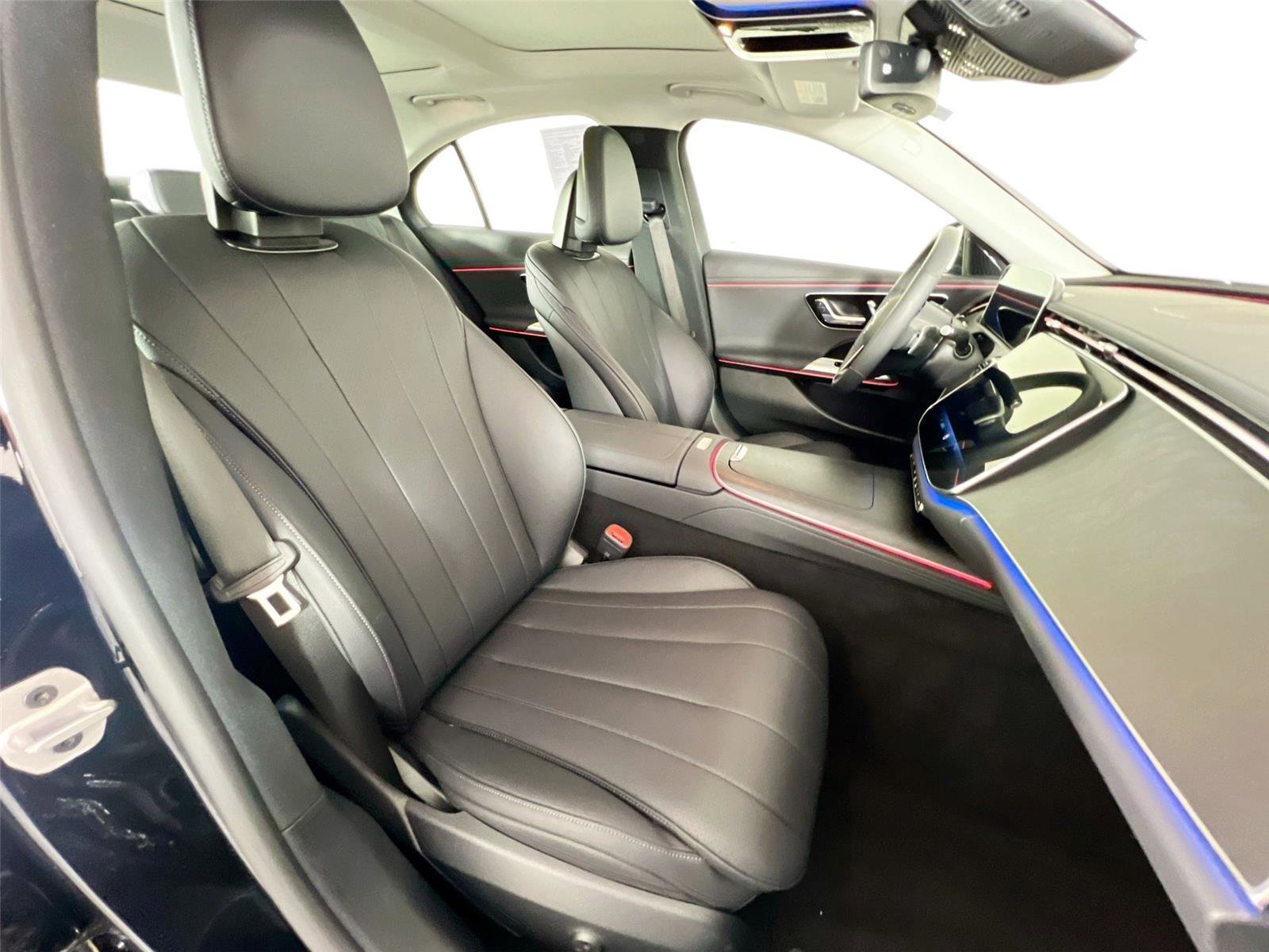 Used 2025 Mercedes-Benz E 350 4MATIC Sedan image 28