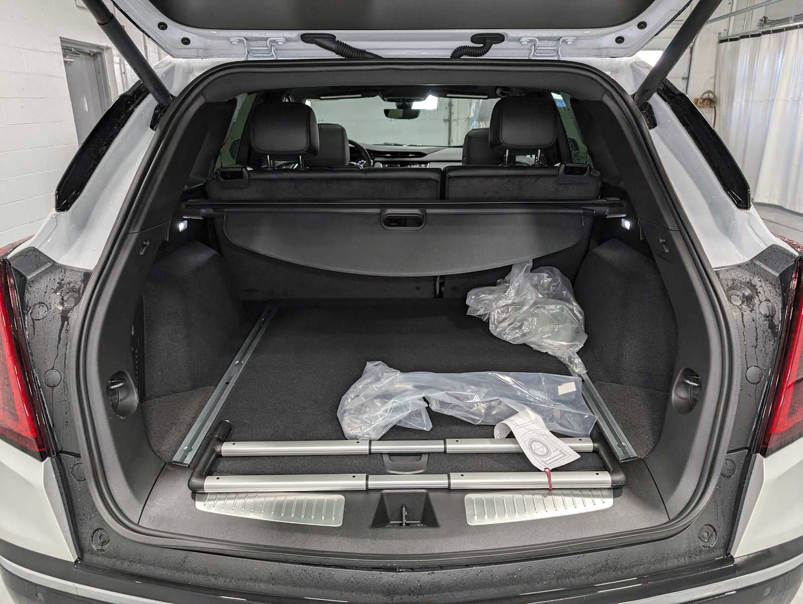 New 2025 Cadillac XT5 Premium Luxury w/ Technology Package FWD image 9