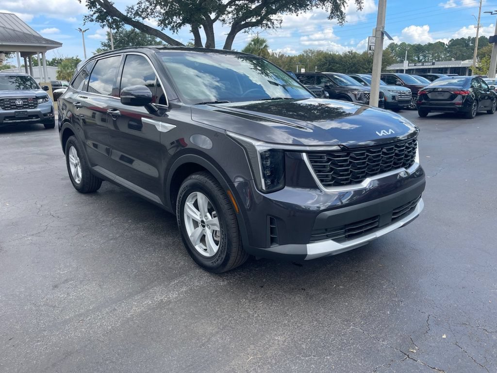 Used 2026 Kia Sorento LX FWD image 8