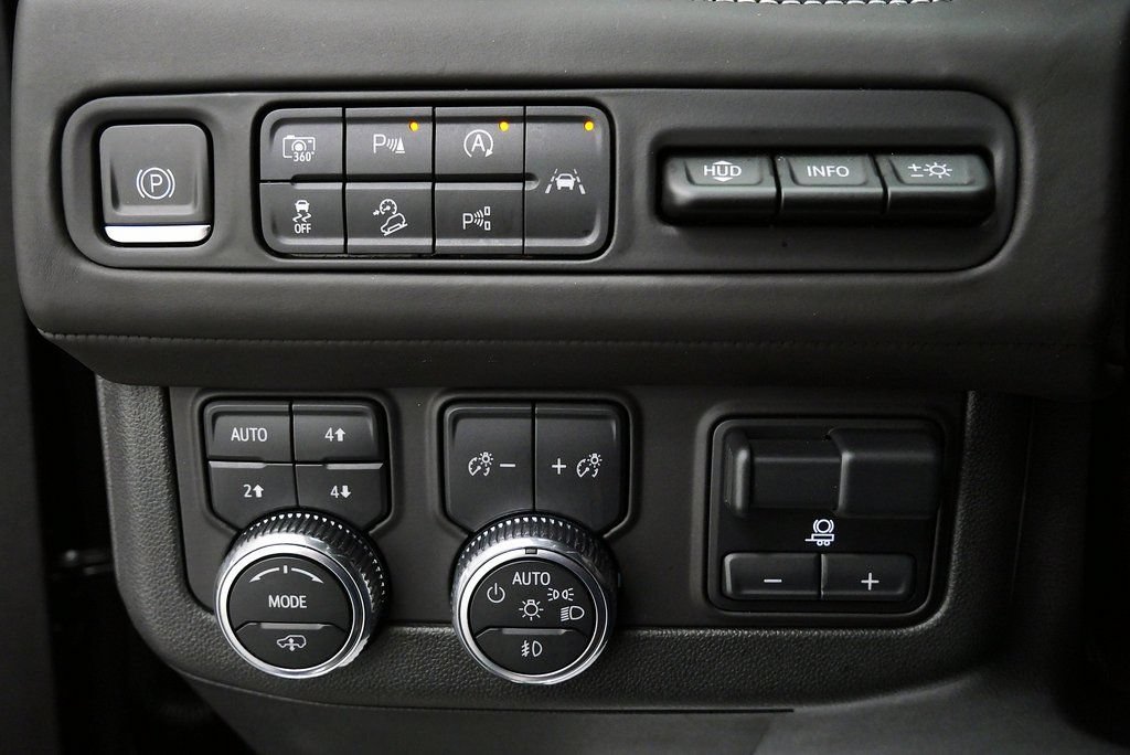 Used 2024 GMC Yukon Denali Ultimate AWD/4WD image 27