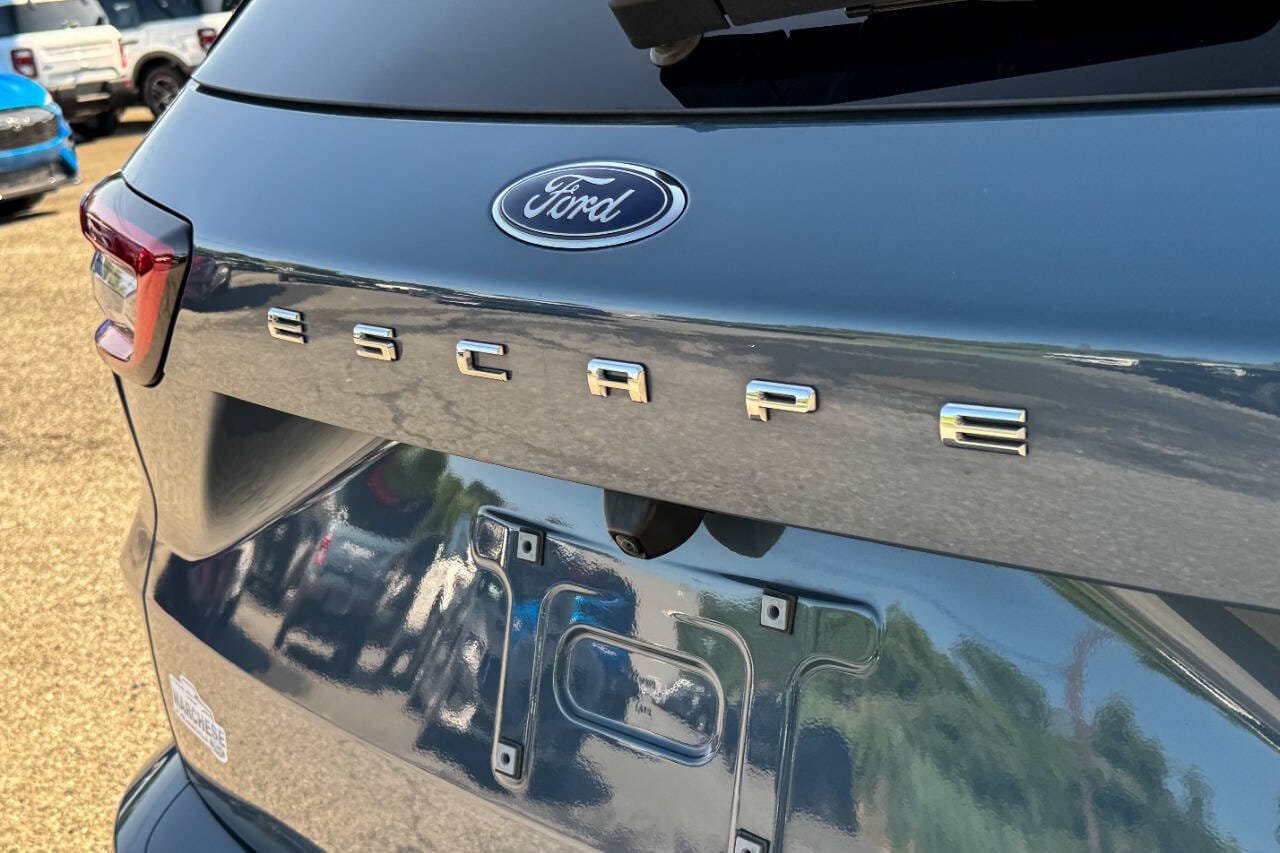 Used 2023 Ford Escape ST-Line w/ Tech Pack #1 AWD/4WD image 15