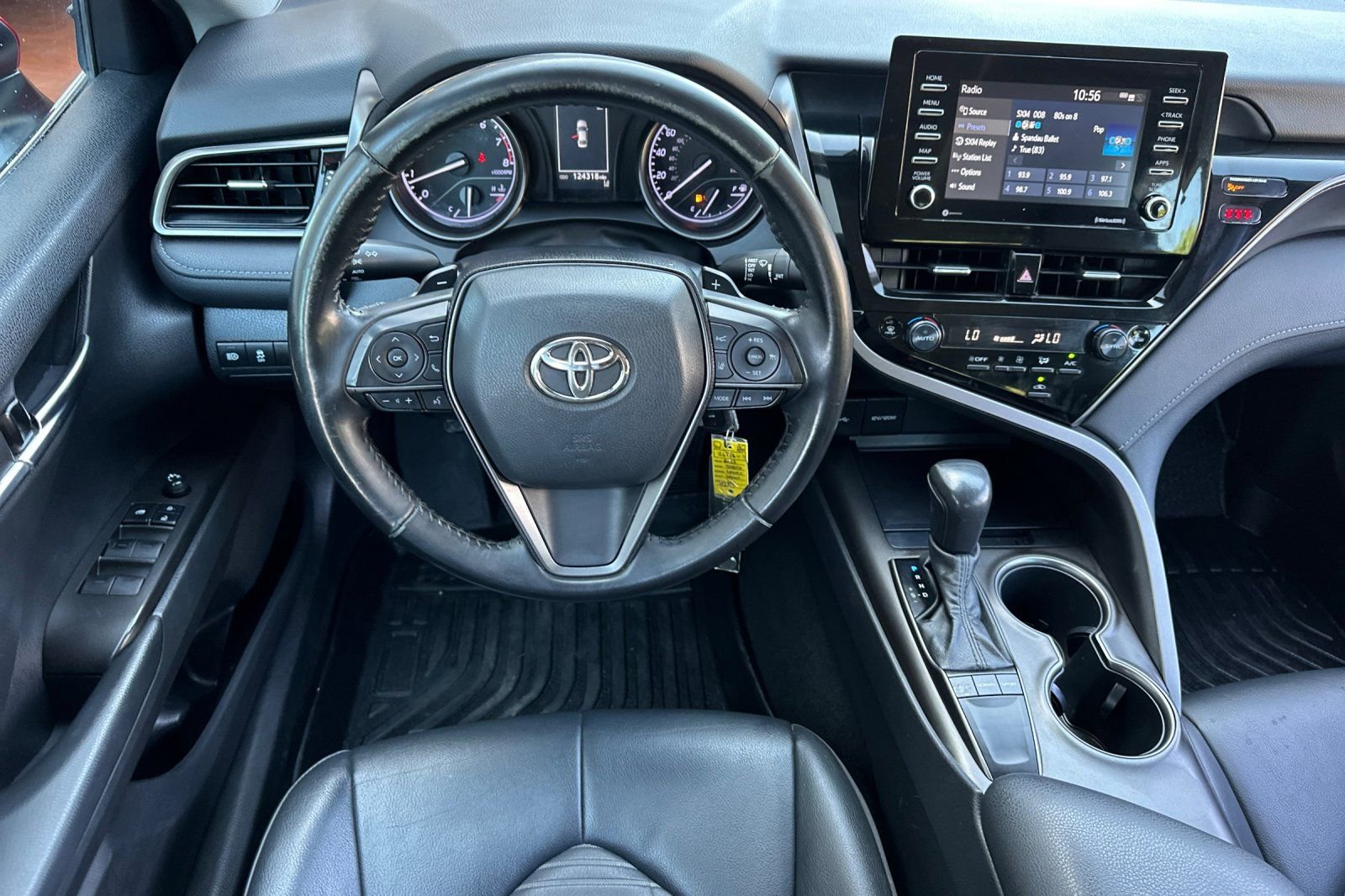 Used 2022 Toyota Camry SE FWD image 11