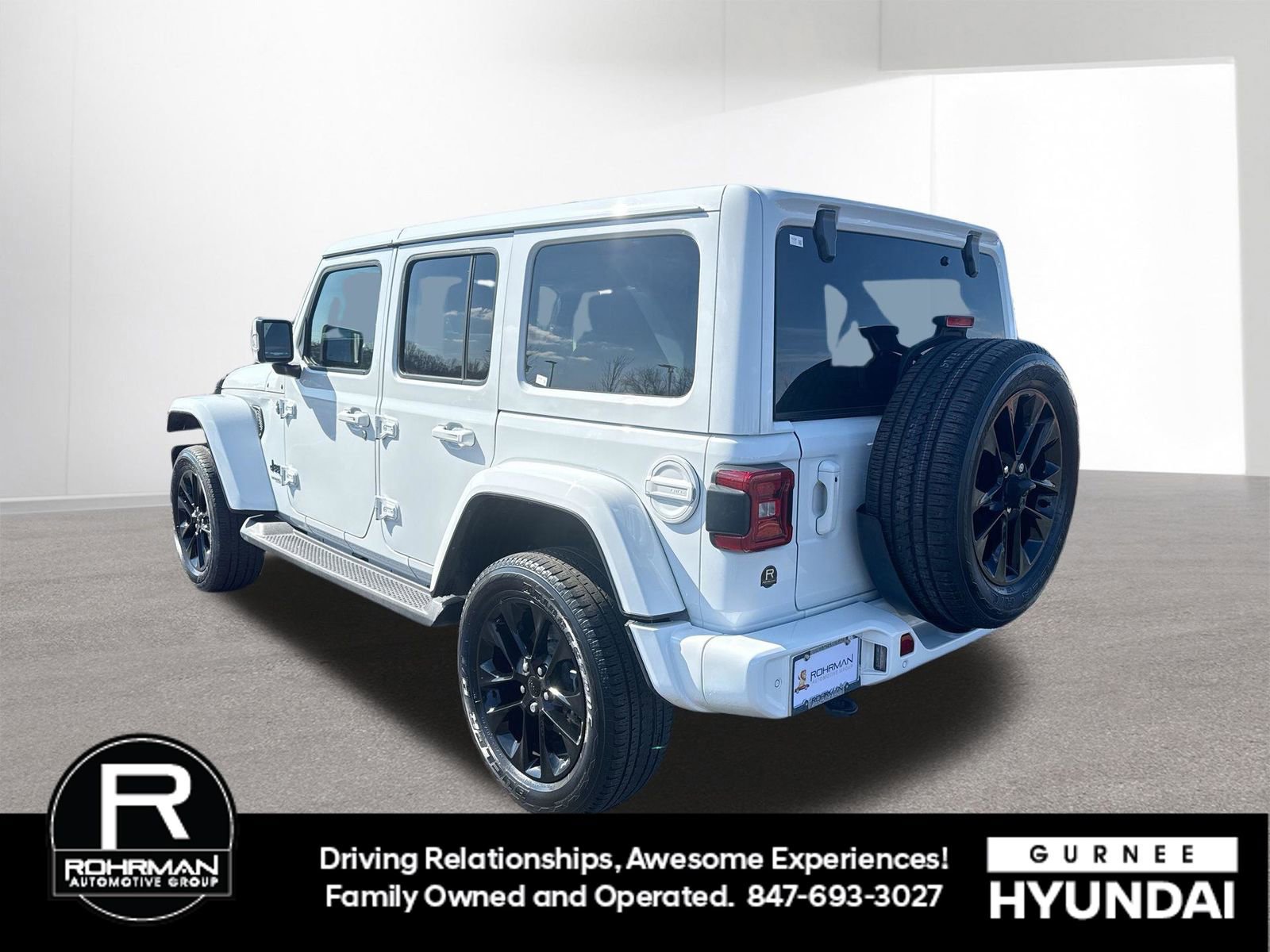 Used 2022 Jeep Wrangler Unlimited Sahara image 7