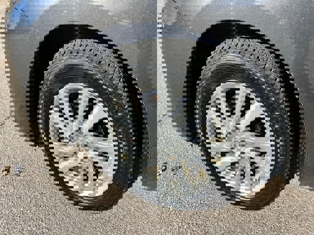 Used 2012 MAZDA MAZDA3 i Touring image 10