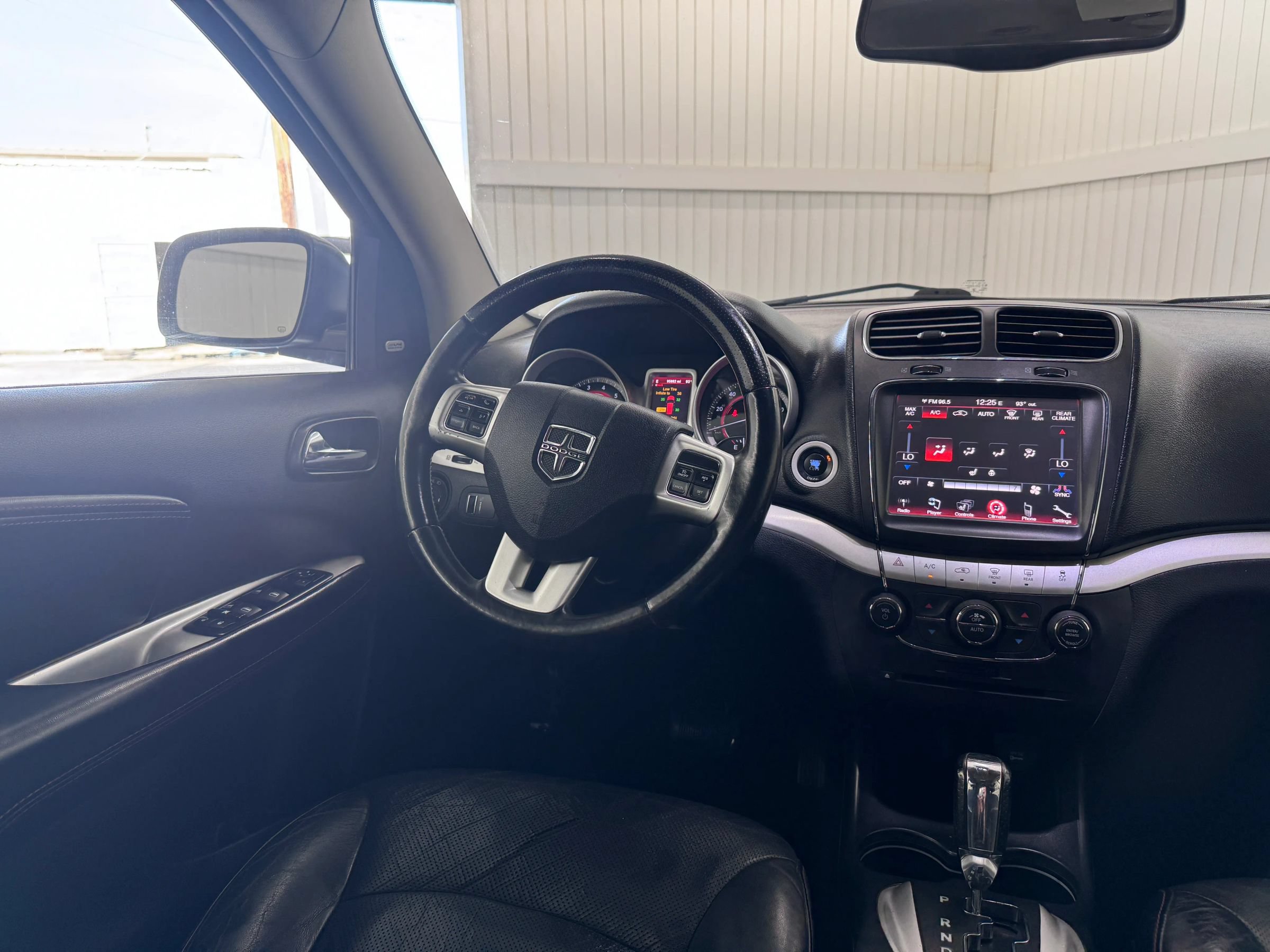 Used 2015 Dodge Journey R/T w/ Flexible Seating Group FWD image 16