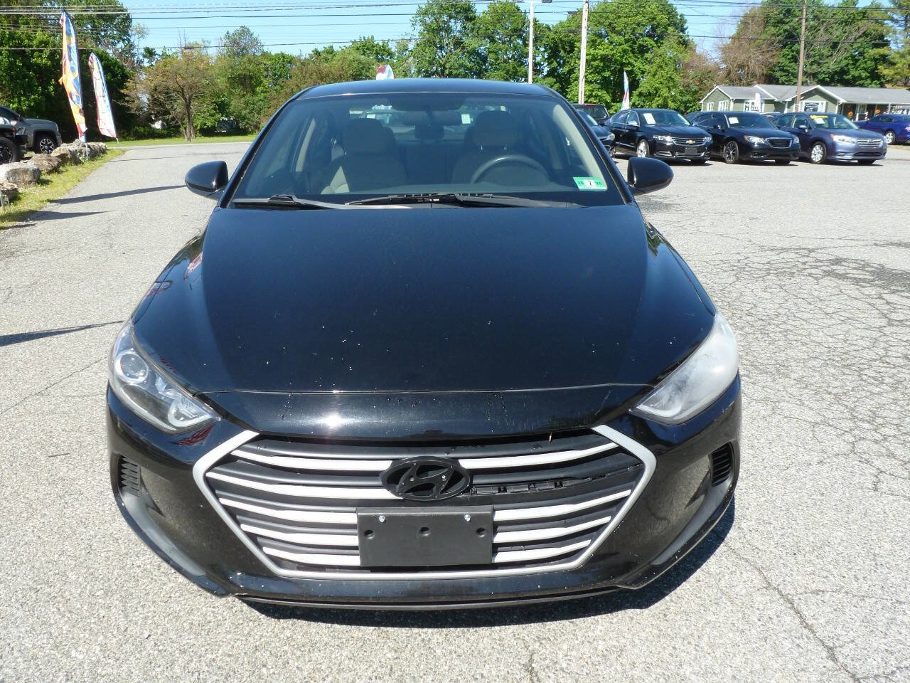 Used 2018 Hyundai Elantra SE FWD image 2