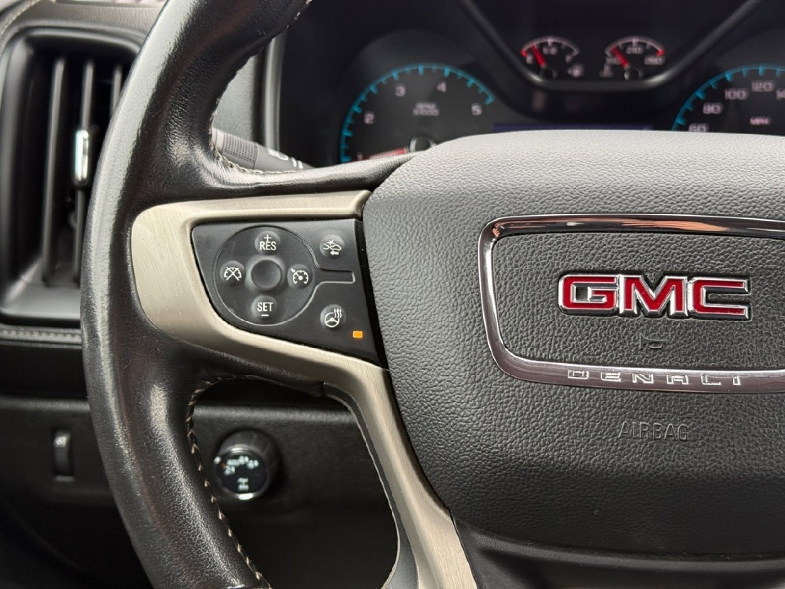 Used 2020 GMC Canyon Denali image 23