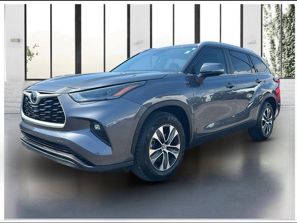 Used 2023 Toyota Highlander XLE