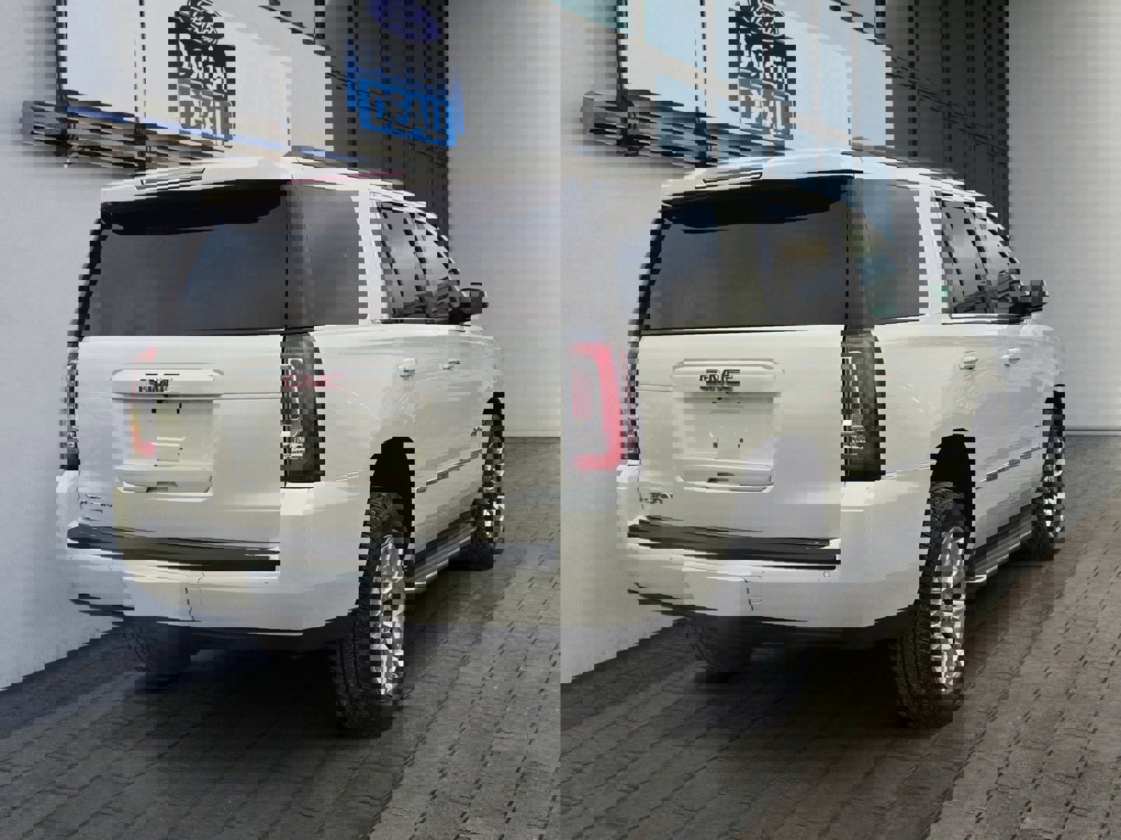 Used 2015 GMC Yukon SLT w/ Open Road Package image 3