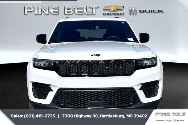 Used 2024 Jeep Grand Cherokee Altitude image 3