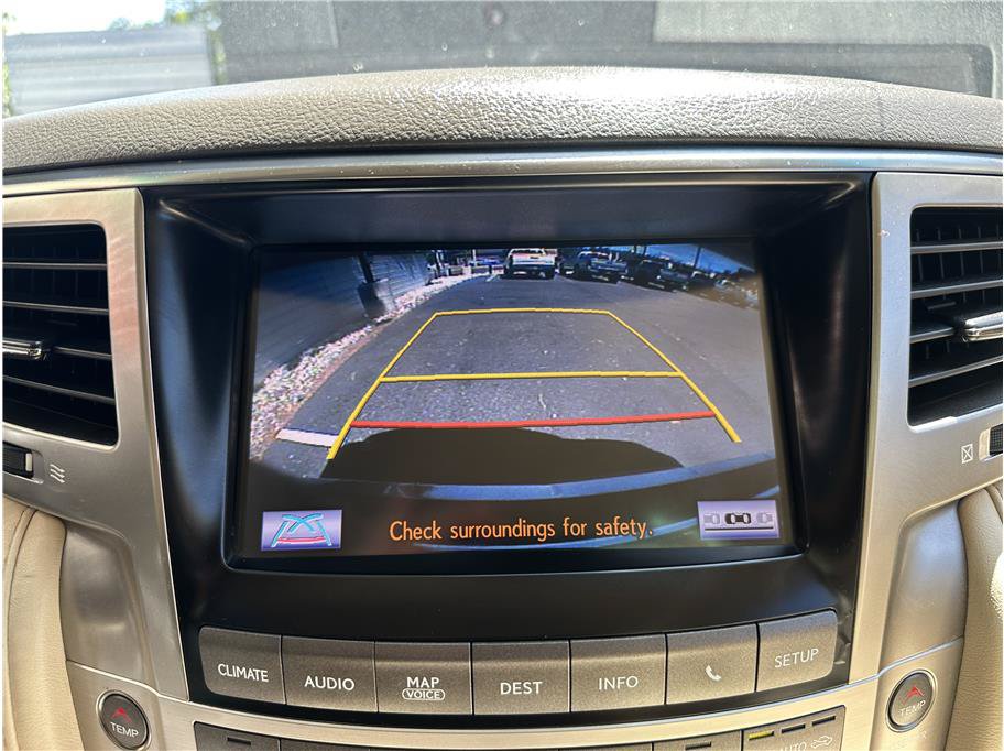 Used 2013 Lexus LX 570 4WD w/ Luxury Pkg image 25