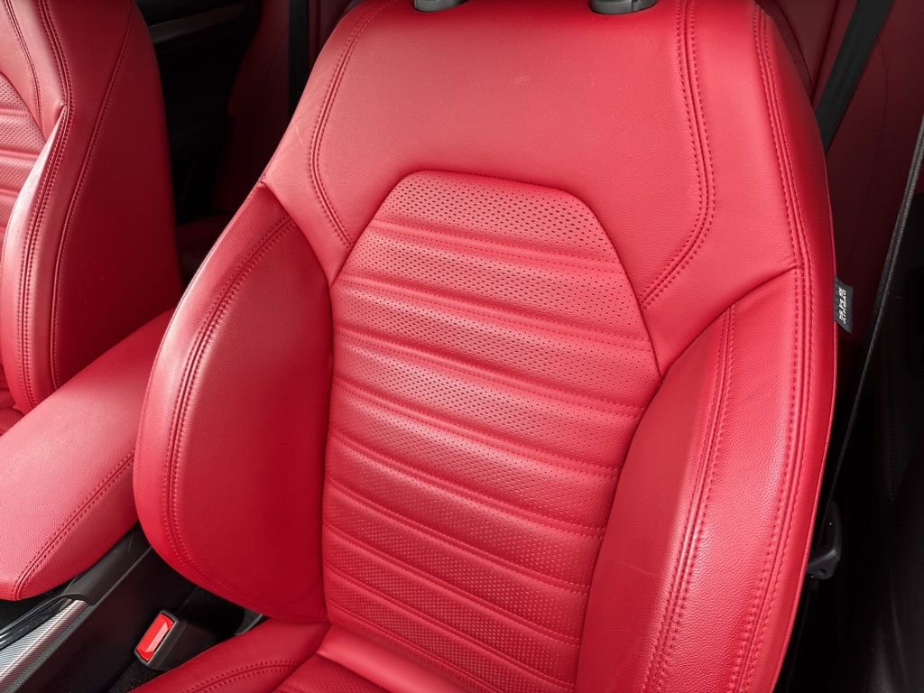 Used 2024 Alfa Romeo Stelvio Veloce image 32