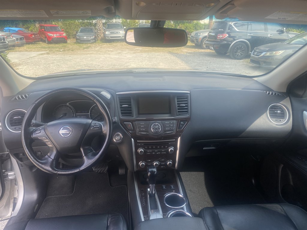 Used 2013 Nissan Pathfinder SL FWD image 18
