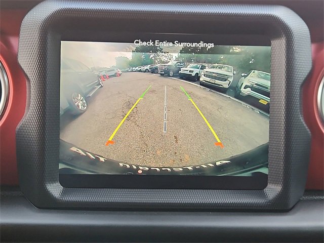 Used 2022 Jeep Wrangler Unlimited Rubicon w/ Steel Bumper Group image 15