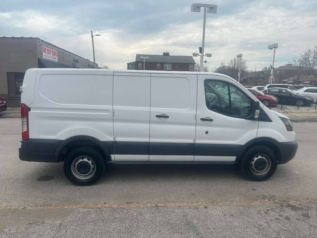 Used 2017 Ford Transit 250 130 Low Roof image 4