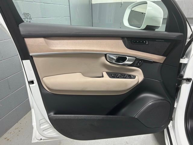 Used 2025 Volvo XC90 B5 Plus AWD/4WD image 8