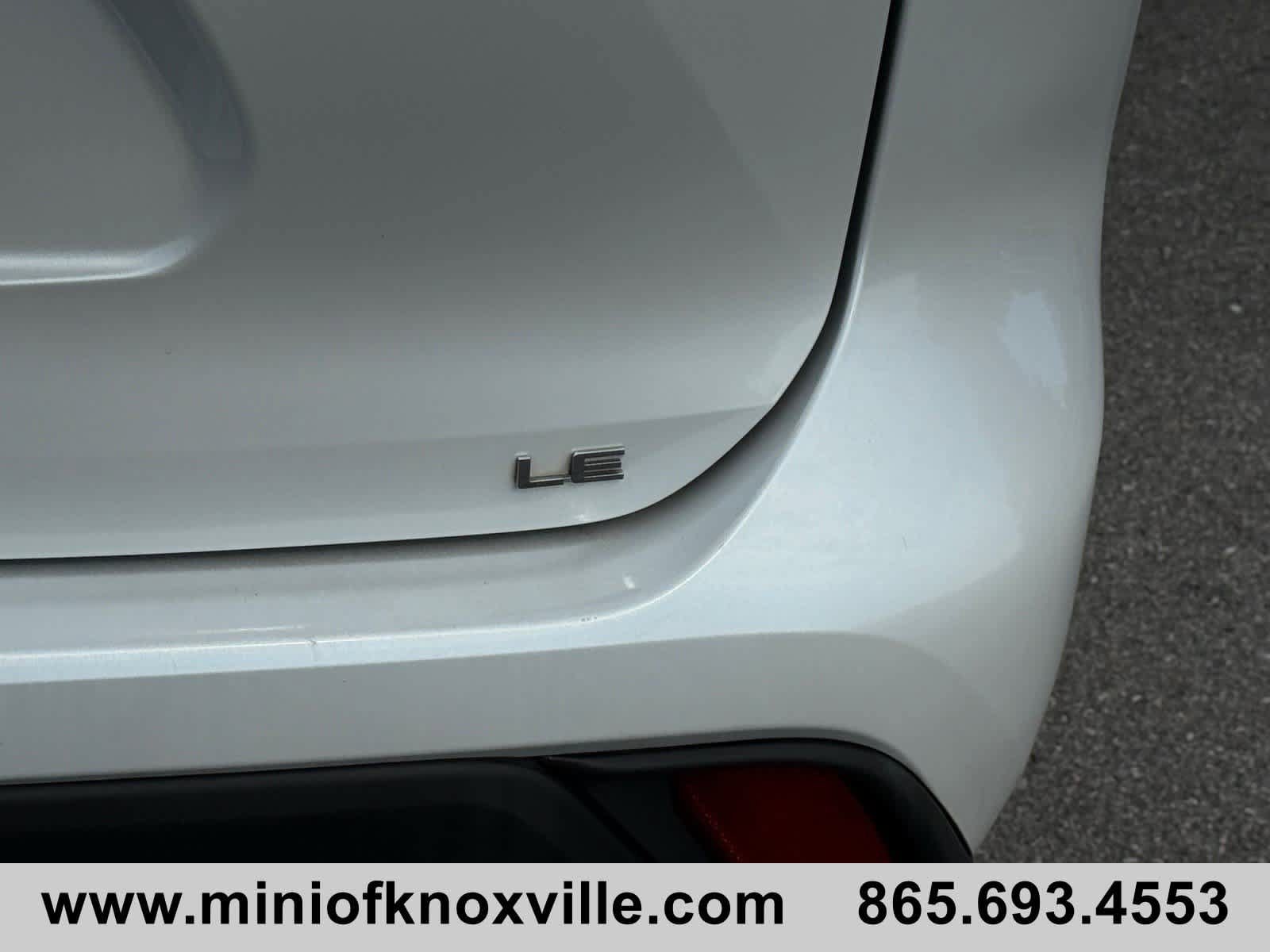 Used 2022 Toyota Highlander LE AWD/4WD image 12