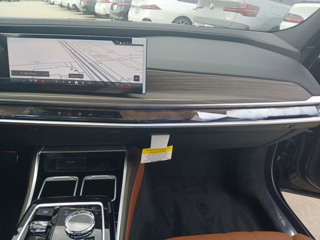 New 2025 BMW i7 xDrive60 AWD/4WD image 18