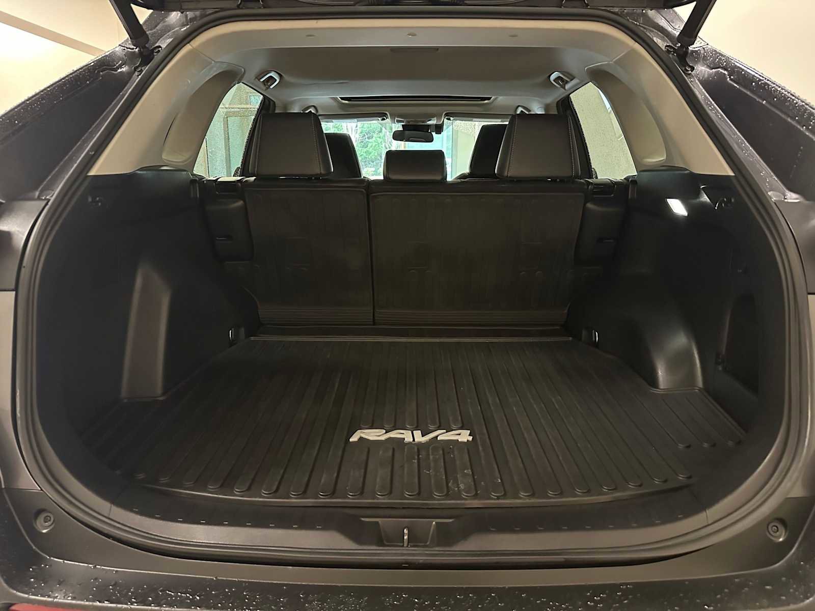 Certified 2022 Toyota RAV4 XLE Premium AWD/4WD image 30