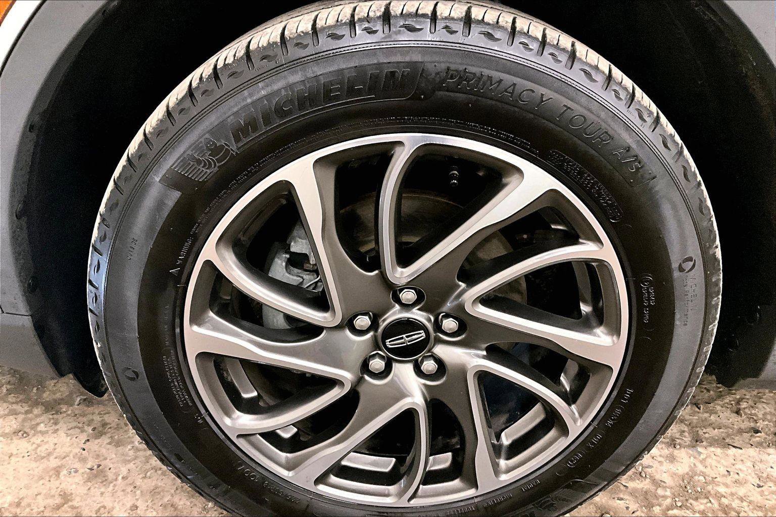 Used 2021 Lincoln Corsair AWD w/ Equipment Group 101A image 8