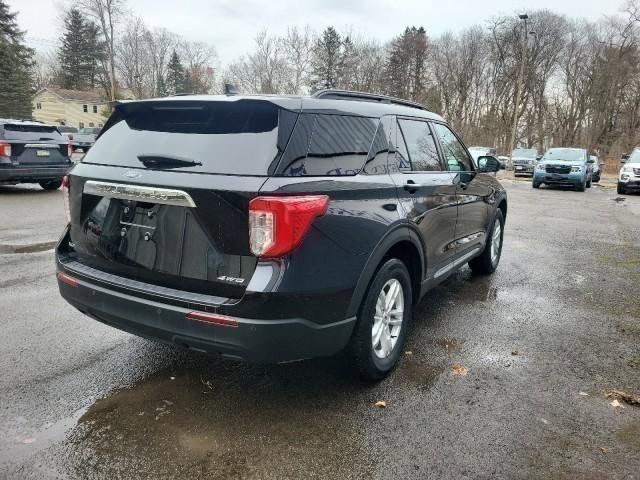 Used 2022 Ford Explorer XLT image 5